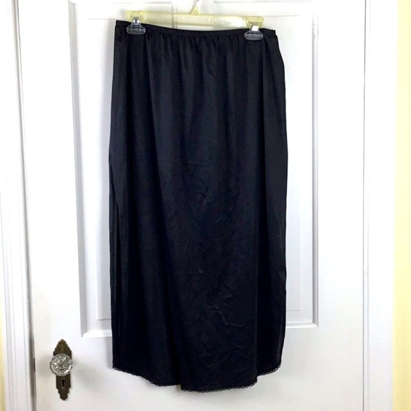 vassarette Other - Vassarette Half Slip Size L  (32" Length) Black